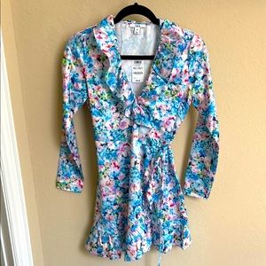 Bar III beautiful satin Floral Wrap Dress with Ruffle Collar sz PP